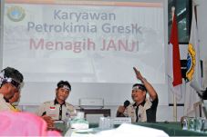 Karyawan Petro Siap...