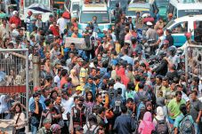 Pelabuhan Belawan Dipadati...