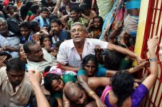 Ritual di Sungai India,...