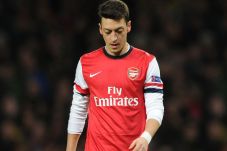Arsenal Jaga Ozil dari...