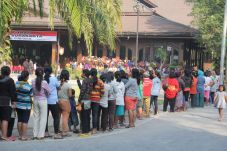 PNS Pemkot Solo Bagikan...