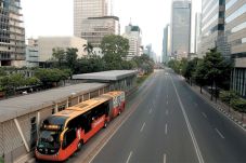 Transjakarta Tetap Beroperasi...