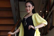 Vicky Shu Siap Menyanyi...