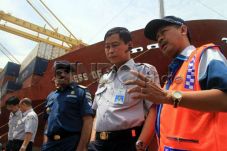 Menhub: 5 Bandara Ditutup...