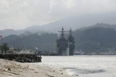 Tegang dengan China,...