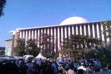 Khatib Masjid Istiqlal...
