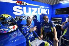 Duet Pembalap Suzuki...