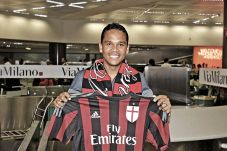 Pemain Baru Milan Ingin...