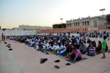 KBRI Doha Gelar Salat...