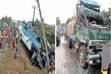 Bus Tabrak Truk dan...