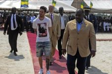 Pemerintah Gabon Hamburkan...
