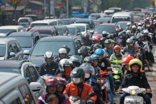 Jalur Penerbangan Naik...
