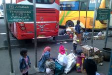 H+5, Terminal Pulogadung...