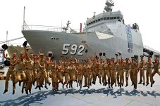 KRI Banjarmasin Harumkan...
