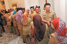 Ribuan PNS Tidak Masuk...