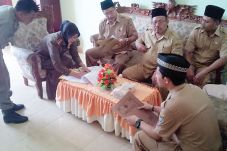 Hari Pertama Kerja,...