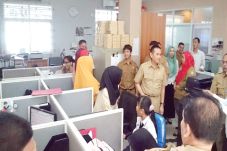 Pegawai Pemkot Disidak...