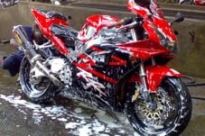 Jangan Mencuci Motor...