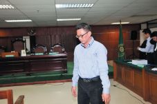 Abdur Rouf Dituntut...