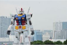 Ada Robot Gundam Raksasa...