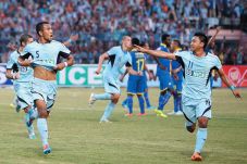 Persela Pilih Santai
