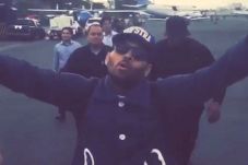 Chris Brown Berhasil...