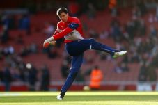 Kiper Arsenal Bakal...