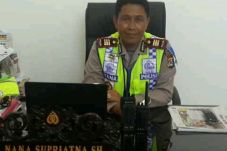 Polisi Bantu Pemudik...