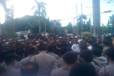 Laskar Bali Kepung PN...