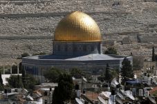 Israel Serbu Masjidil...
