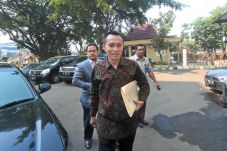 Ketua KY Dicecar 50...