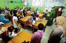 Ratusan Guru di Palembang...