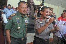 TNI Akan Latih Brimob...