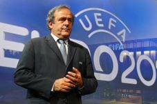 RESMI: Platini Menuju...
