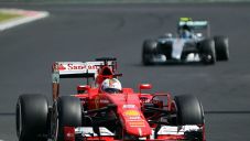 Mercedes Dominan, Ferrari...