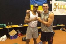 Klitschko Sebut Anthony...