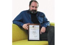 Nevzat Aydin Bagikan...