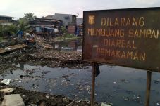 Musim Kemarau, Kampung...