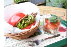 Toma-mi Burger, Burger...