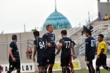 Arema Pakai Biru Lagi,...