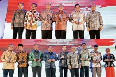 Kepala Daerah Harus...