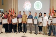 Televisi MNC Group Raih...