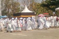 Ribuan Calhaj Ikuti...