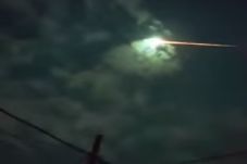 Meteor Hijau Hebohkan...