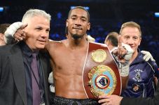 WBO Tarik Sabuk Juara...