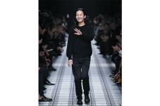Alexander Wang Tinggalkan...