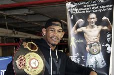 Daniel Jacobs Pilih...