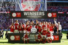 Raih Community Shield,...