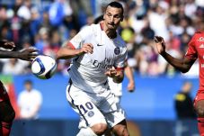 Zlatan Ibrahimovic Cedera,...