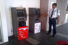 10 Perampok Bertopeng...